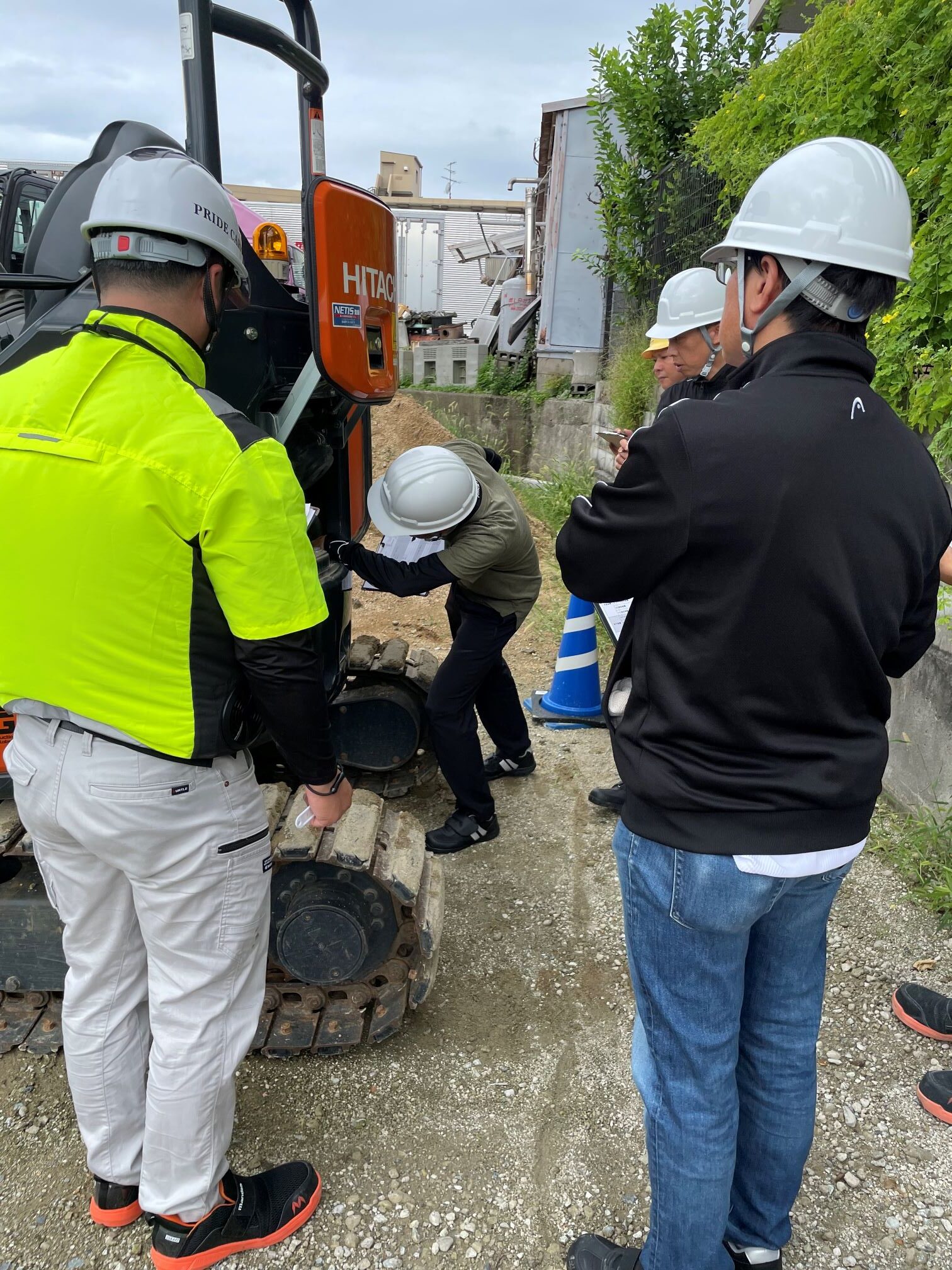 8月31日・9月1日小型車両系建設機械特別教育実施しました